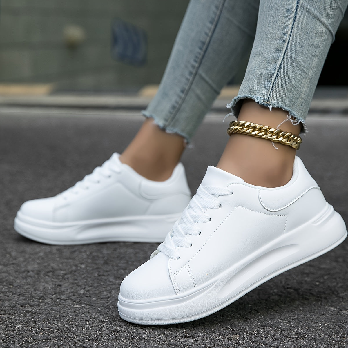 Women’s Low-Top Lace-Up Sneakers with Smooth Upper and Contrast Heel Panel
