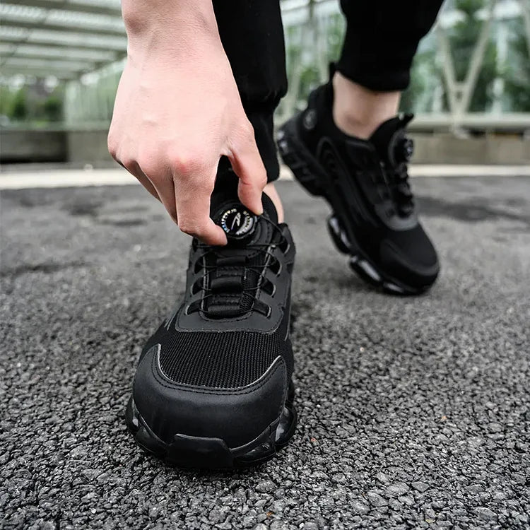 Men’s Lace-Up Safety Shoes with Reinforced Toe and Chunky Sole