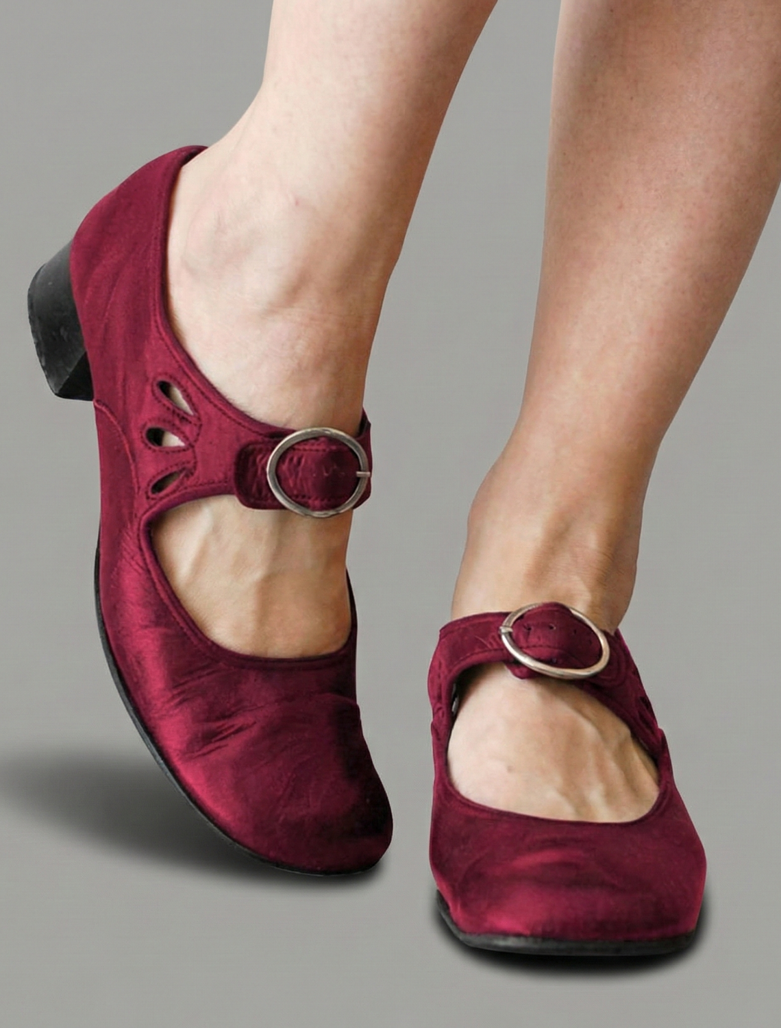 Women’s Mary Jane Shoes with Buckle Strap and Low Heel