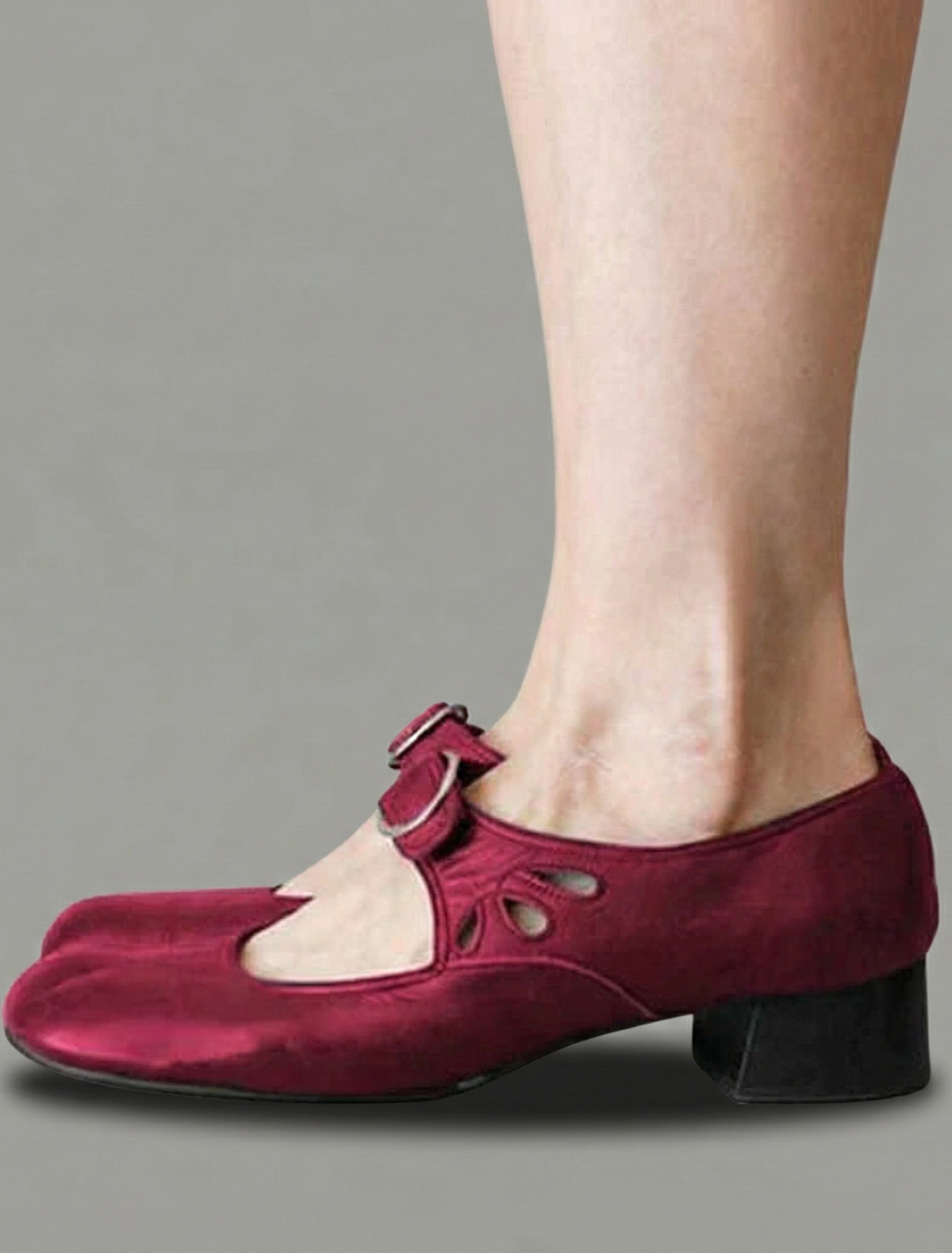 Women’s Mary Jane Shoes with Buckle Strap and Low Heel