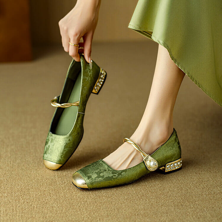 Women’s Mary Jane Flats with Rounded Toe and Strap Closure
