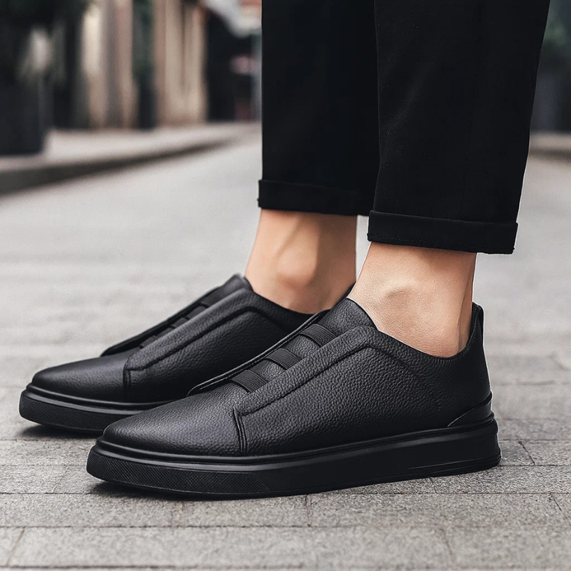 Men's Slip-On Sneakers - Low-Top - Elastic Strap Detail