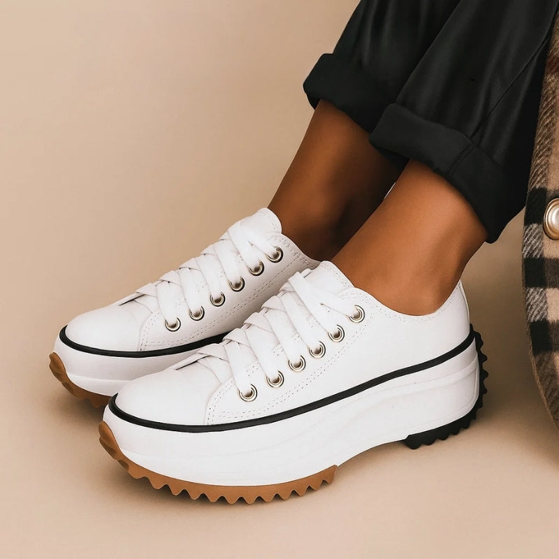 Women’s Low-Top Sneakers with Lace-Up Closure and Platform Sole