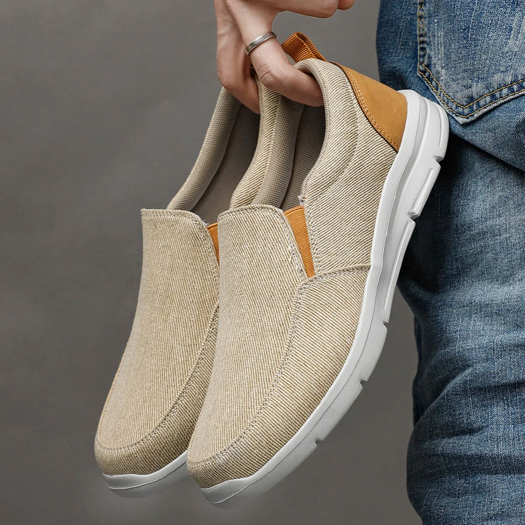 Men’s Slip-On Sneakers with Rounded Toe and Flat Sole