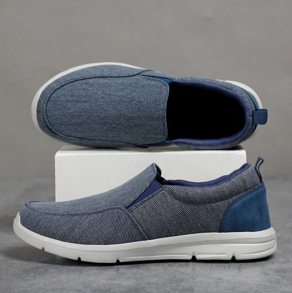 Men’s Slip-On Sneakers with Rounded Toe and Flat Sole