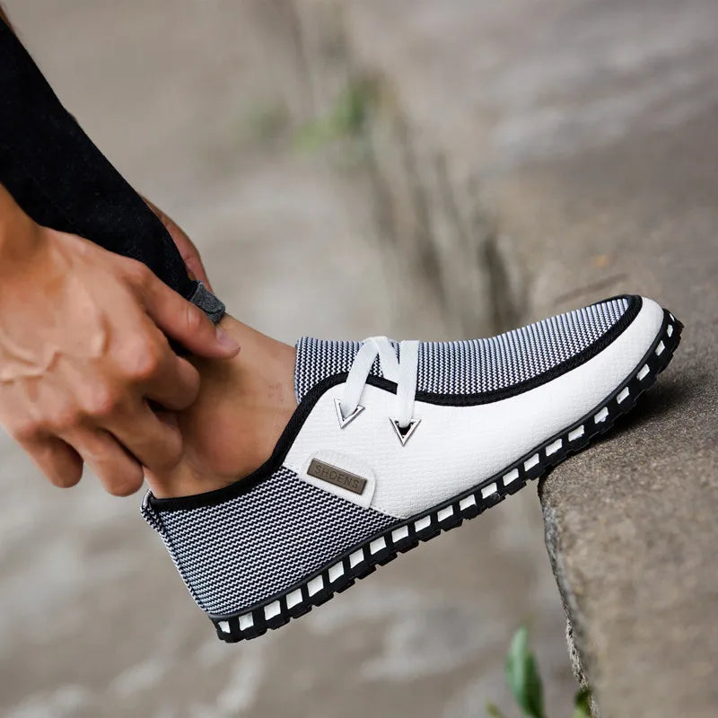 Men's Mesh Striped Panel Low-Top Sneakers - Lace-Up