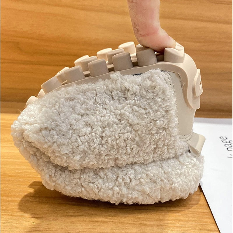 Women’s Plush Slip-On Slipper Shoes with Closed Toe and Textured Upper