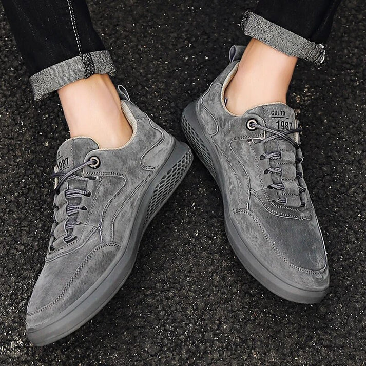 Men's Suede Low-Top Lace-Up Sneakers with Round Toe