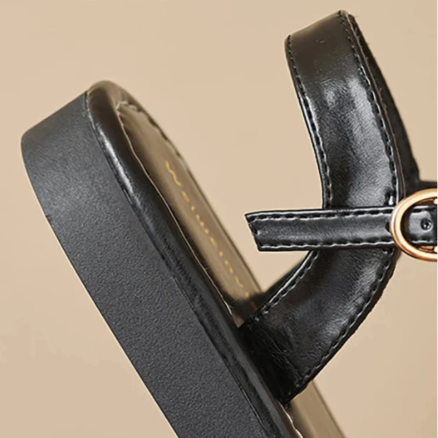 Women’s Flat Leather Sandals with Multi-Strap Buckle Design and Open Toe