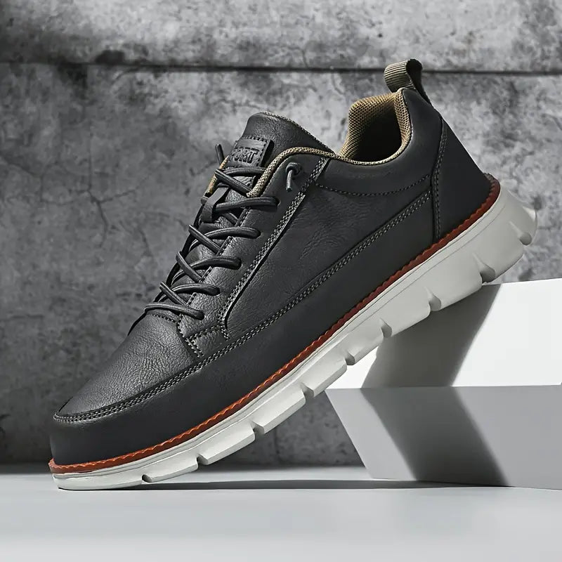 Men's Modern Casual Lace-Up Sneakers with Lightweight Sole Design