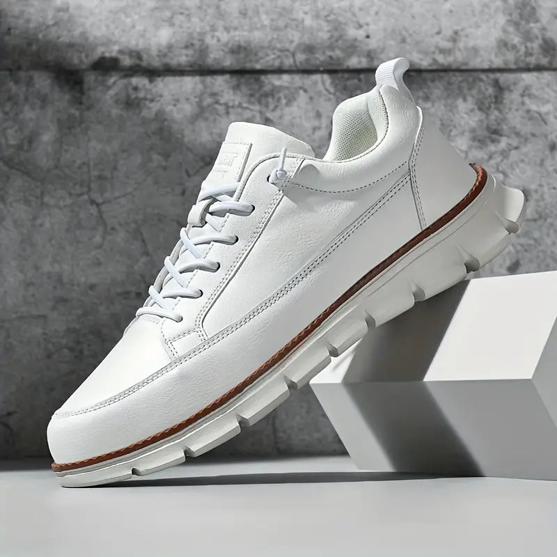 Men's Modern Casual Lace-Up Sneakers with Lightweight Sole Design