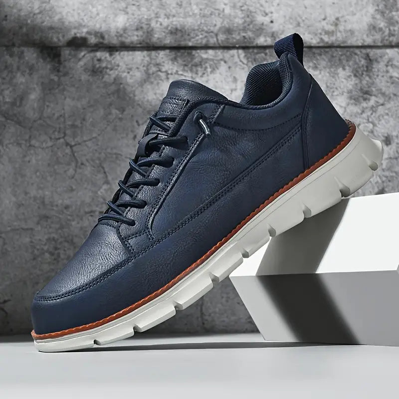 Men's Modern Casual Lace-Up Sneakers with Lightweight Sole Design