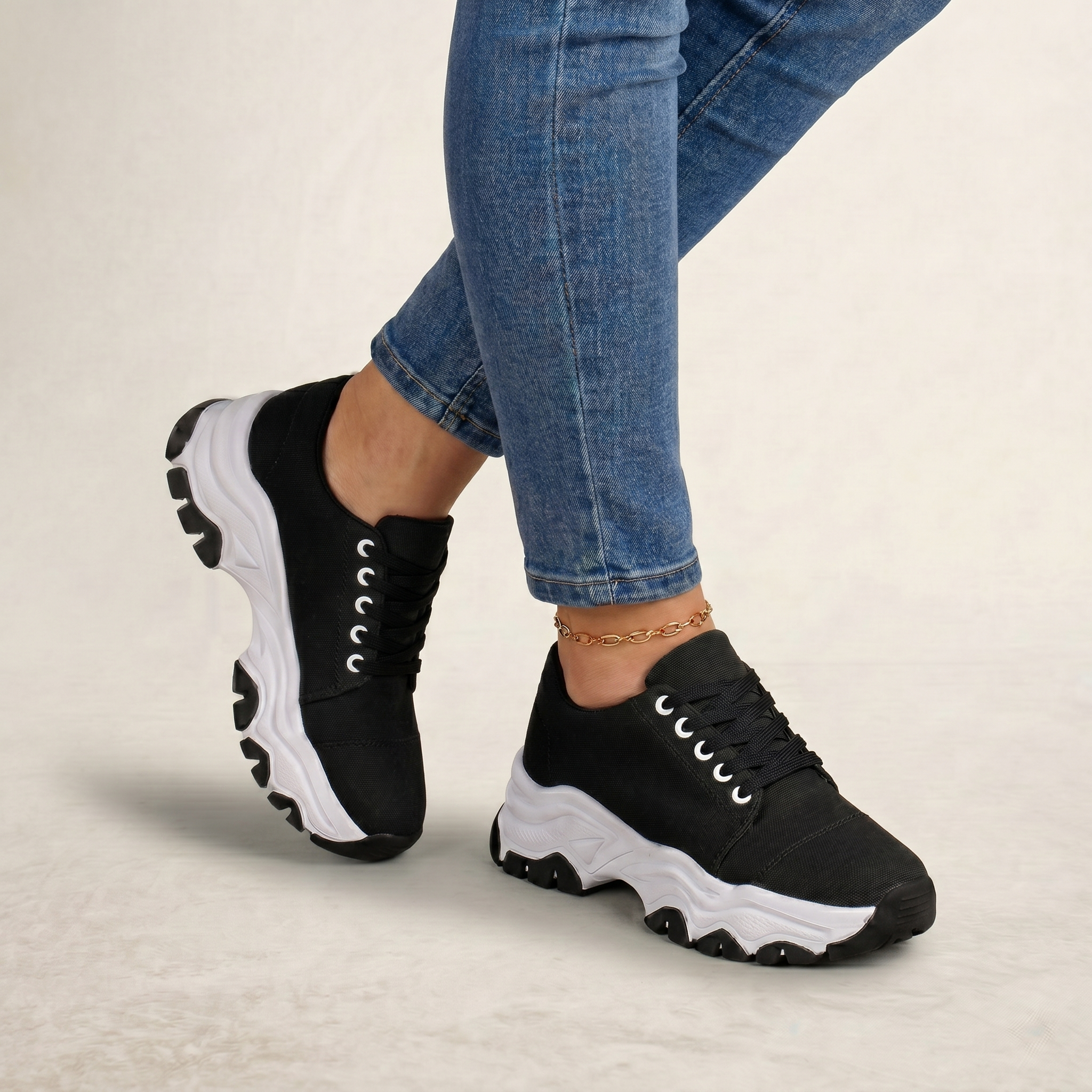 Women’s Lace-Up Low-Top Sneakers with Rounded Toe and Thick Sole