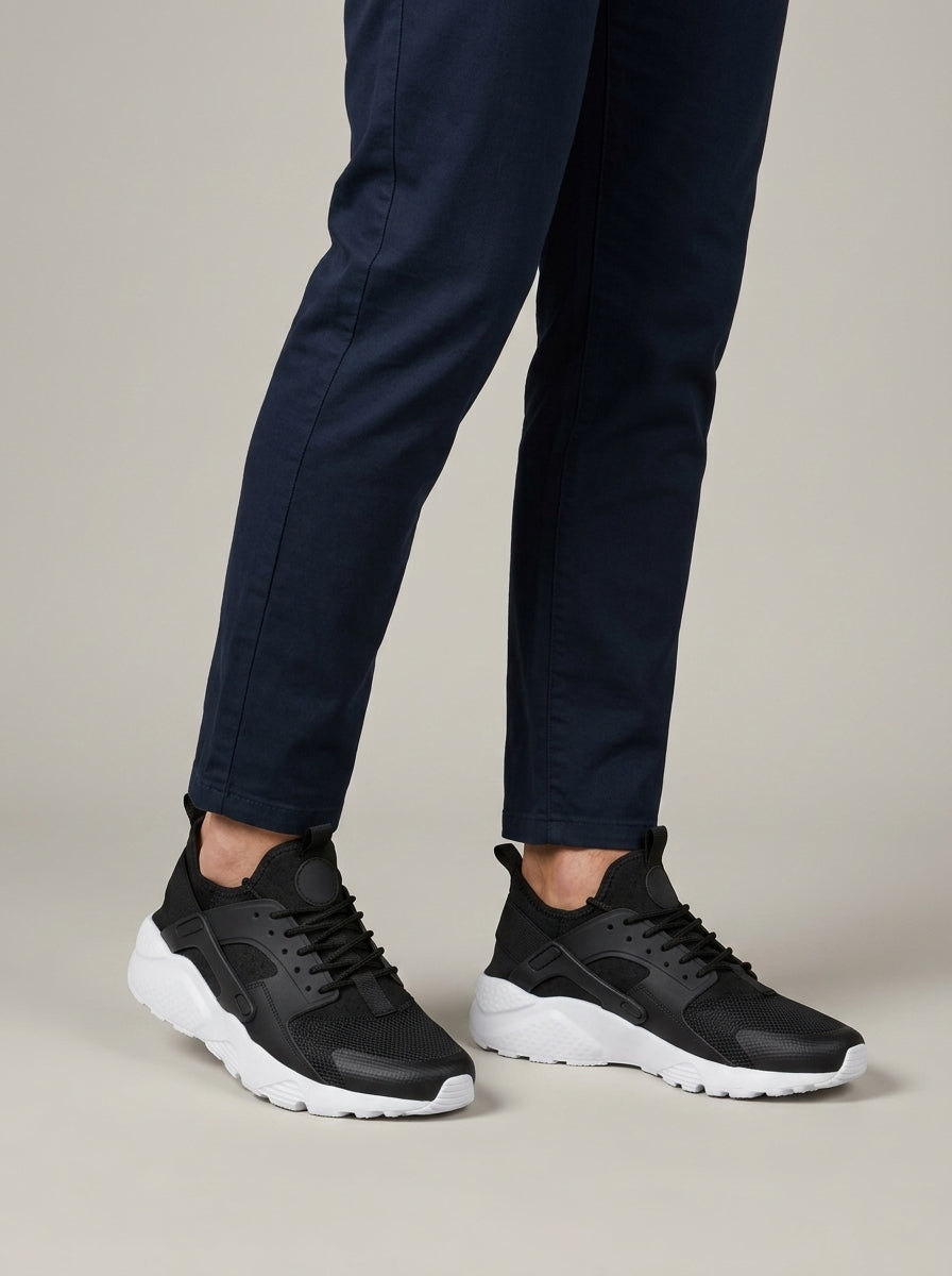 Men’s Low-Top Sneakers with Rounded Toe - Lace-Up Closure