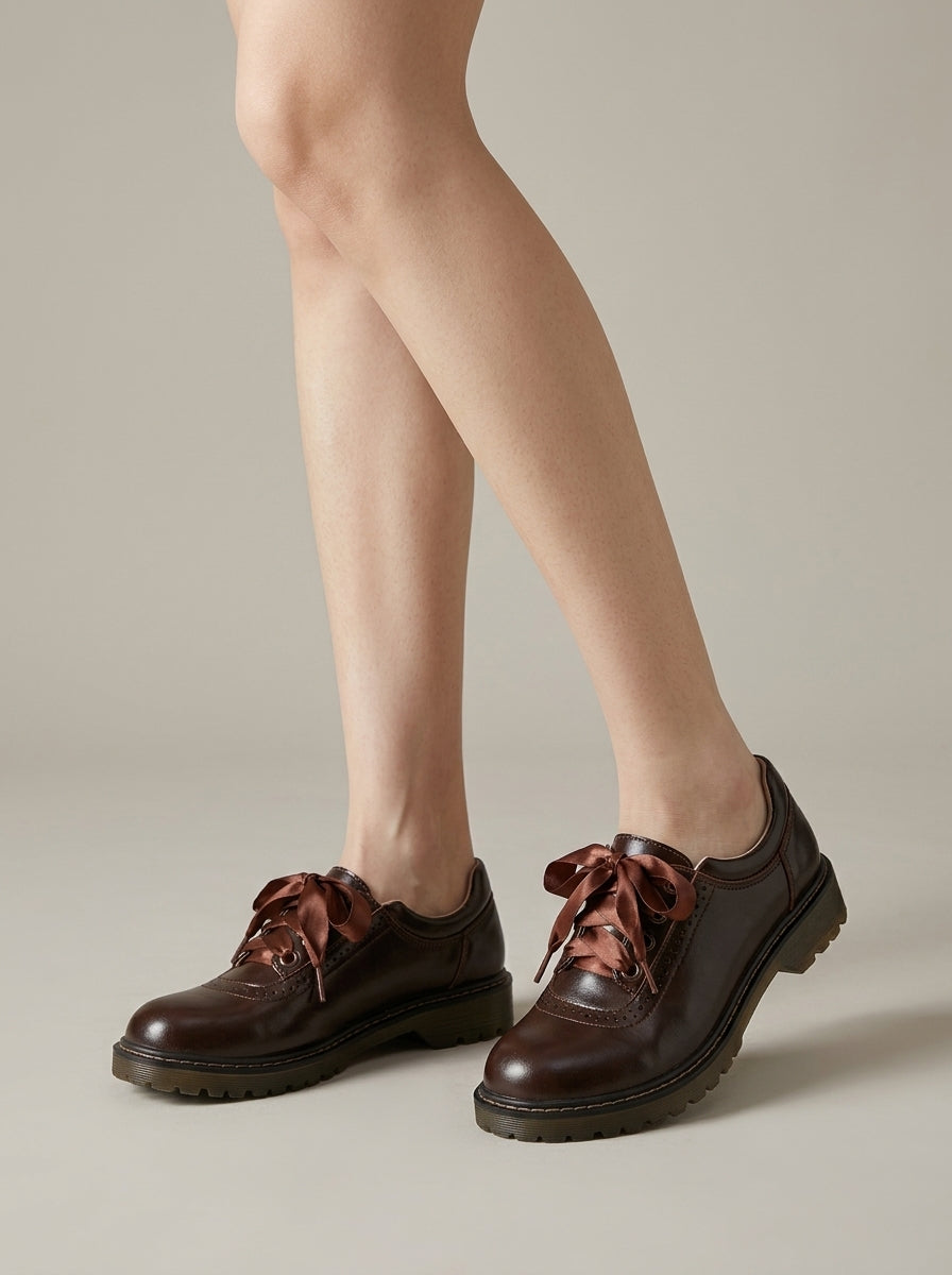 Women's Leather Lace-Up Oxford Shoes - Rounded Toe - Chunky Ridged Outsole