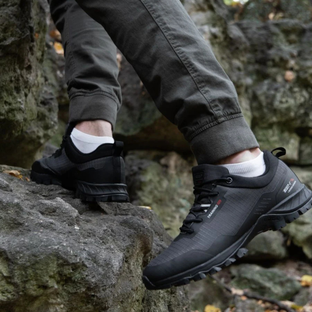 Men’s Low-Cut Trail Hiking Shoes with Lugged Sole